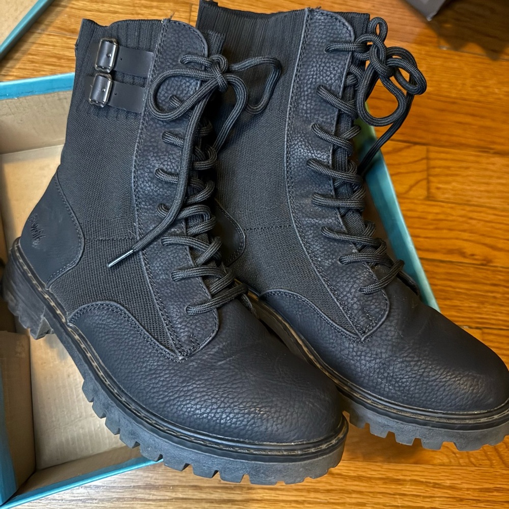 Women's Black Lace-Up Rafford Ankle Boots